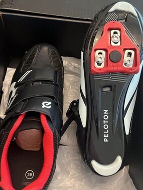 Peloton | Sz 39 | Black Red Cycling Shoes | Assembled